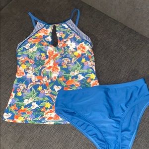 Tanking Ellen Tracy blue floral size 6